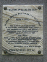 Miraflores, Malecn Cisneros: monumento para
                      Madre Teresa, placa conmemorativa
