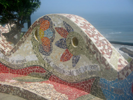 Miraflores, parque de los enamorados:
                        Mosaico con frase 01