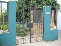 Miraflores, entrada del club de tenis
                        "Terrazas de Miraflores"