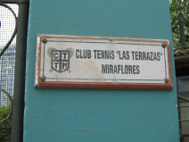 Miraflores, Eingang des Tennisclubs
                          "Terrazas de Miraflores", Schild