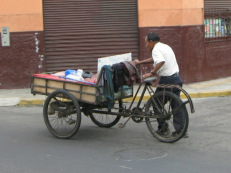 Miraflores, Fanning, transporte de
                        bicicleta 01
