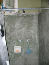 Miraflores, Jir�n Porta, Luthor's House,
                      ducha limpia que siempre funcion� bien con agua
                      caliente bien mezclado con el agua fr�o