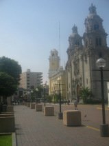 Miraflores, Kennedy-Park, Kirche Virgen
                        Milagrosa