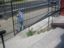 Miraflores, Avenida Palma, Internetcafe
                          mit Rampenaufgang 02