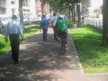 Miraflores, Avenida Pardo, Fahrradweg /
                          Veloweg / Fussweg