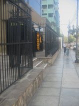 Miraflores, Avenida Bolognesi,
                        Internet-Cyber f�r 1 Sol pro Stunde (ca. 35
                        Rappen)