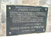 Miraflores, Malecon Cisneros,
                          L�wendenkmal, Gedenktafel