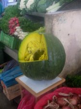 Surquillo, Avenida Paseo de la Republica,
                        Markthalle, Papaya