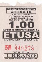 Billete de bus negro y blanco de la empresa
                        de bus "Etusa", lnea de bus EO35 de
                        Lurigancho a Chorrillos, bus rojo grande