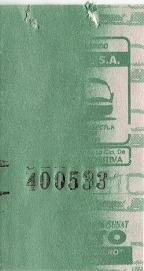 Billete de bus verde que est� da�ado