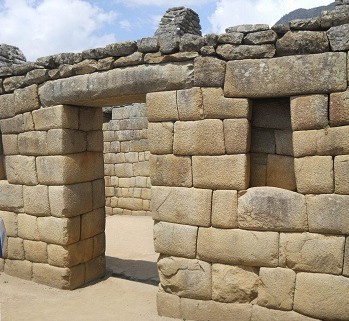 Machu Picchu: piedras cortadas en
                      el cuarto del Inca