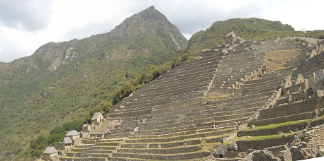 Vista al sector agr�cola con las casas de
                  vigilancia con la casa alta en el cerro