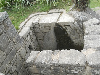 Canalito en curvas bajando un escal�n