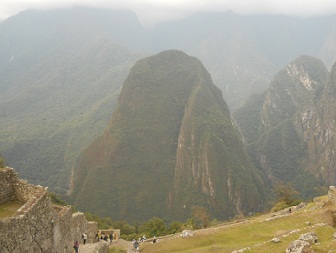 Vista a la monta�a Putucusi 02