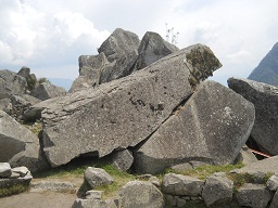 Cantera de Machu Picchu con su caos de piedras