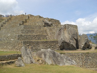 Machu Picchu: terrazas del pir�mide solar 02
