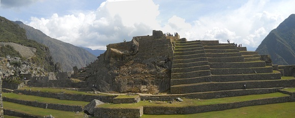 Machu Picchu, pirámide del sol, vista
lateral, panorama Machu Picchu, pirámide del
sol, vista lateral, panorama