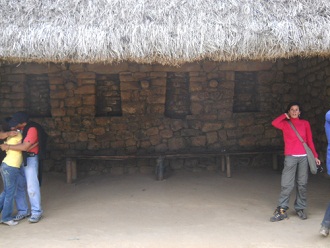 Muro interior con nichos 01