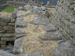 Machu Picchu, muro con relleno encima, primer
                    plano