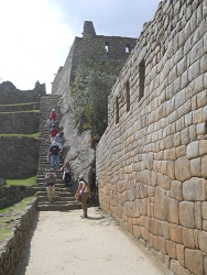 Machu Picchu, el muro grande 01