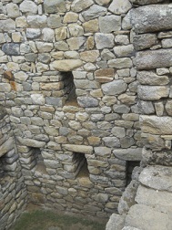 Casa de la princesa, muro lateral con nichos
                    01