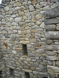 Casa de la princesa, muro lateral con nichos
                    02