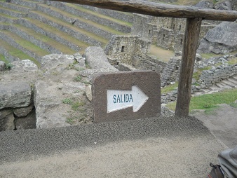 Salida de la prisión
en forma de un águila cóndor, placa indicador Salida de la prisión en forma de un águila
cóndor, placa indicador