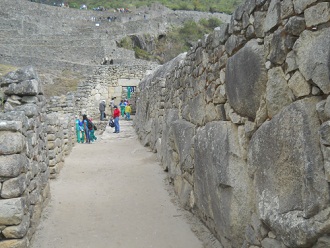 Puerta del sol, vista por el corredor del
                    rev�s