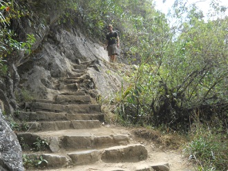 Camino al mirador Huaynapicchu, escaleras