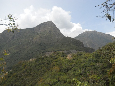 Camino al mirador Huaynapicchu, vista de
                    monta�as