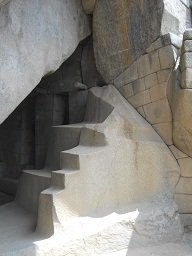 Die Treppe aus einem St�ck 5 mit der verdrehten Kurvenmauer