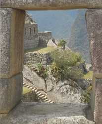 Tempel zu den 3 Fenstern: Die
                    Aussicht durch die Fenster 1