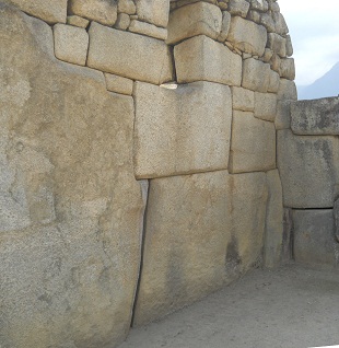 Machu Picchu: Tempel zu den 3 Fenstern:
                            Die linke Mauer, Nahaufnahme, Panoramafoto