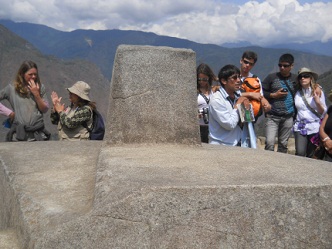 Machu Picchu: Der Sonnenuhr-Stein
                    (Sonnenjahr-Stein) 14