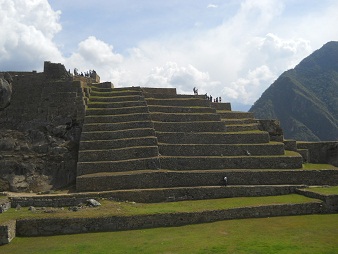 Sicht auf Sonnenpyramide Seitenansicht 3