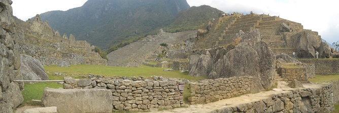 Der Zentralplatz mit der Sonnenpyramide und dem Landwirtschaftssektor, Panoramafoto
