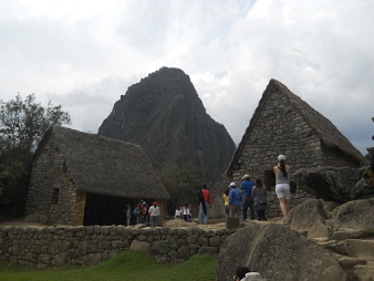 Machu Picchu, der Weiler mit dem heiligen Stein
                    1