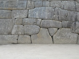 Machu Picchu, grosse Seitenmauer, Nahaufnahmen 2