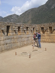 Machu Picchu, Spiegel- oder M�rsertempel, Mauern mit Nischen 02