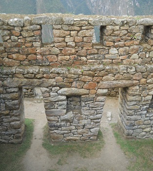 Machu Picchu: Prinzessinnenhaus, die Konstruktion mit zwei Stockwerken, Panoramafoto