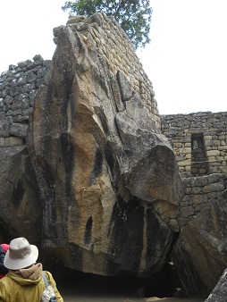 Machu Picchu, Adlergef�ngnis / Adlertempel: Der linke "Fl�gel" des Adlers