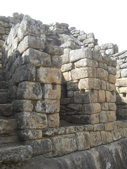 Machu Picchu: Nischen mit quadratischen L�chern, Nahaufnahme 01