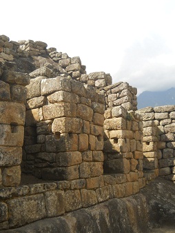 Machu Picchu: Nischen mit quadratischen L�chern, Nahaufnahme 02