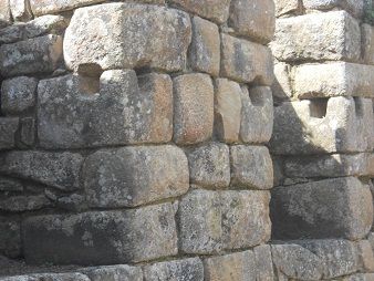 Adlergefängnis, die quadratischen Löcher, Nahaufnahme Adlergefängnis, die quadratischen Löcher, Nahaufnahme