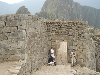 Das
Sonnentor, Nahaufnahmen 1 Das Sonnentor, Nahaufnahmen 1