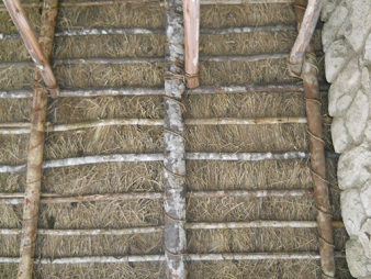 Machu Picchu, das H�uschen in der hohen
                    Landwirtschaftszone, die Dachkonstruktion 04