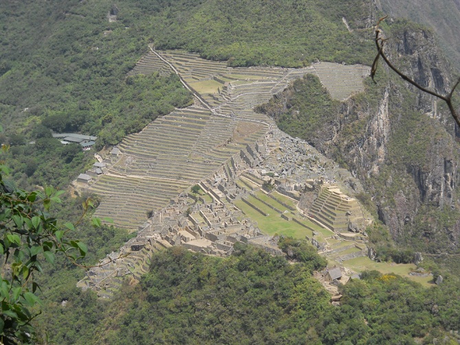 Rckweg von Huaynapicchu, Sicht auf Machu
                    Picchu, Nahaufnahme