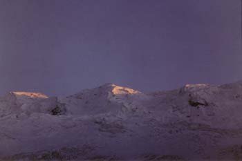 La monta�a (nevado)
                                                Huaytapallana en la
                                                Sierra del Per� con la
                                                salida del sol