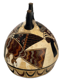 Vogelgottheit als Keramikgef�ss (02)