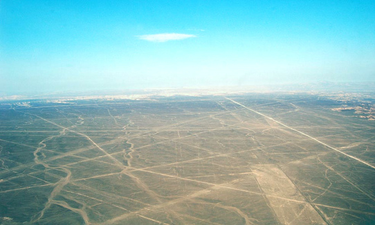 La piana di Nasca, veduta aerea con linee e piste